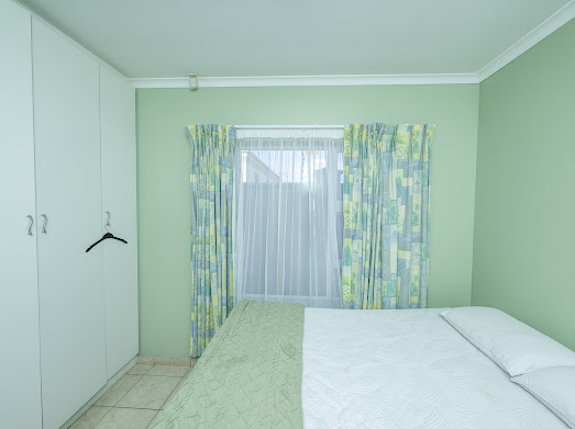 4 Bedroom Property for Sale in Hunters Creek Western Cape